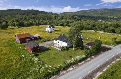 Botnhamn House | Northern Lights Escape Cozy Cabin