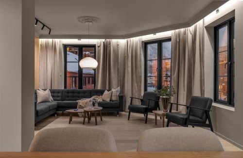 Tromso Apartment | Northstay - The Grand Residence l Luxurious Residence l Central Location, Two Full Bathrooms