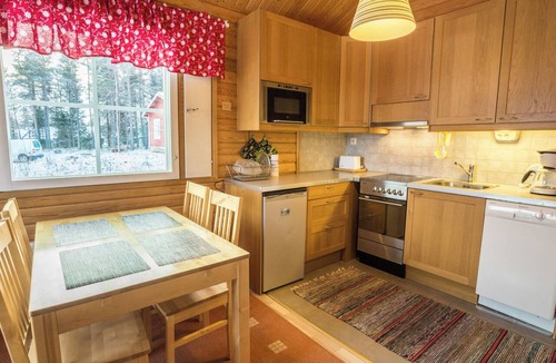 Akaslompolo House | Nutukas/ylläksen lapikas by Interhome