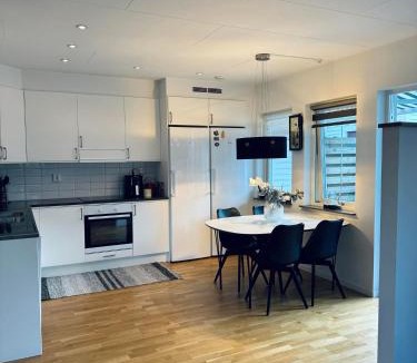 Norr Apartment | Nybyggt radhus nära både Malmö och Lund.