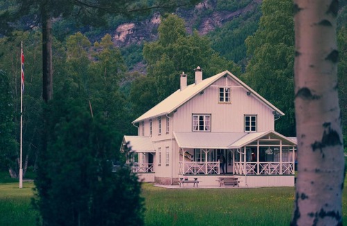 Sunndal House | Nyheim Lodge