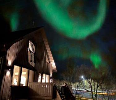 Kvaløysletta Apartment | Nyoppusset sokkelleilighet med bra bussforbindelser