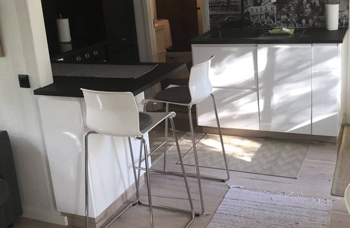 Sveg Apartment | Nyrenoverad Toppmodern Lägenhet