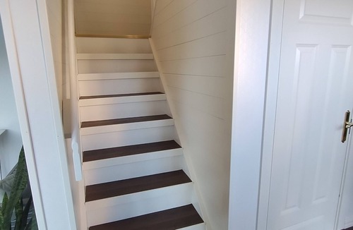 Sala House | Nyrenoverat Gästhus i Centrala Sala