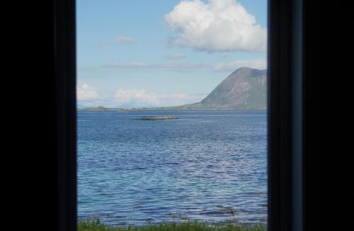 Vestvagøy House | Oceanfront Infinity Lodge, Lofoten