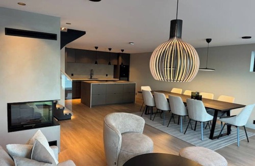 Saeveland House | Oceanfront Luxury Retreat | Jacuzzi, Sauna & Panoramic Views