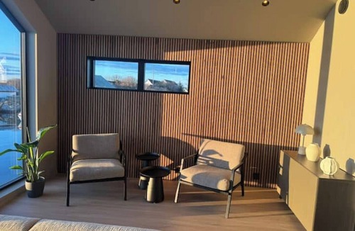 Saeveland House | Oceanfront Luxury Retreat | Jacuzzi, Sauna & Panoramic Views
