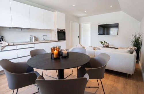 Odda Apartment | Odda Apartments - 3BR - Parking - T32