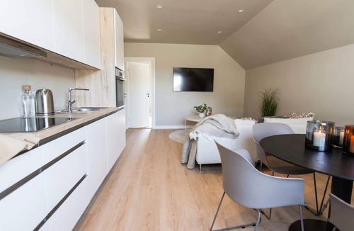 Odda Apartment | Odda Apartments - 3BR - Parking - T32