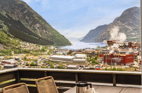 Odda Apartment | Odda Living - 3BR - Balcony - AG3