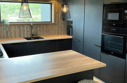 Valle House | Off-grid cabin with mountain views