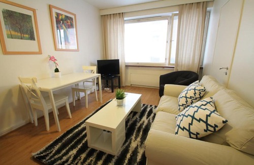 Hietalahti Apartment | One-bedroom apartment in Helsinki city center - Eerikinkatu 35