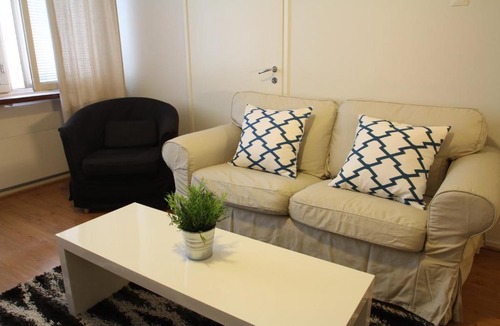 Hietalahti Apartment | One-bedroom apartment in Helsinki city center - Eerikinkatu 35