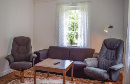 Gullabo House | One-Bedroom Holiday Home In Gullabo
