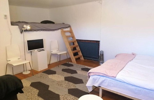 Marieberg Apartment | One-room apartment with own entrance, parking