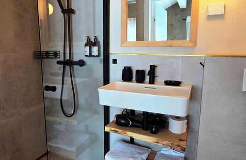 Alta House | ONGA Boutique Lodge