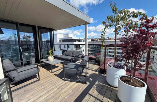 Gamle Oslo Apartment | Oslo Penthouse with Private Rooftop, Fireplace & Parking