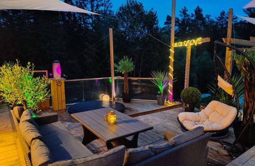 Losby Cabin | Oslo Wildwood Lodge – Wood-Fired Hot Tub