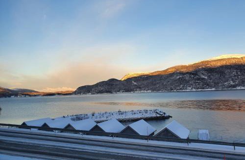 Halsa Bed & Breakfast | Overnatting Rodal