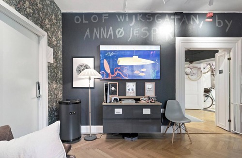 Centrum Bed & Breakfast | OW, by A&J - Family & Car & Dog - Liseberg & Avenue!