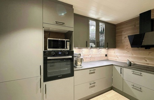 Lund House | Panoramic cabin by Lake Lundevannet