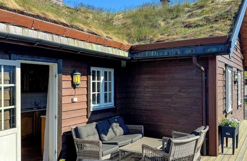 Valldal House | Panoramic cabin with fjord views in Valldal
