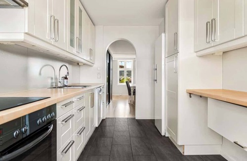 Bergenhus Apartment | Panoramic City Views Just 600m From Bryggen!