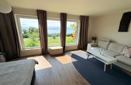 Fiskabygd House | Panoramic Room with Sea View