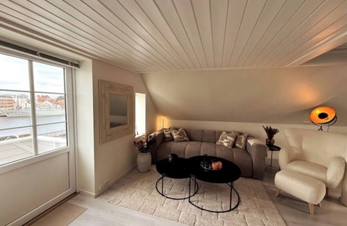 Stavanger Apartment | Panoramic sea view with balcony/Historic Old Town
