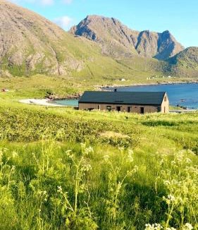 Straumsjoen House | Panoramic Seaside Cabin in Vesterålen - Arctic Ocean Views - Close to the Beach