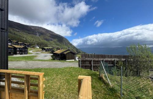 Voss Apartment | Panoramic views of the mountains, family place, 3 bedrooms