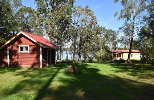 Sjuhult House | Paradise home by a lake, for anglers, canoeists, hikers and cyclists
