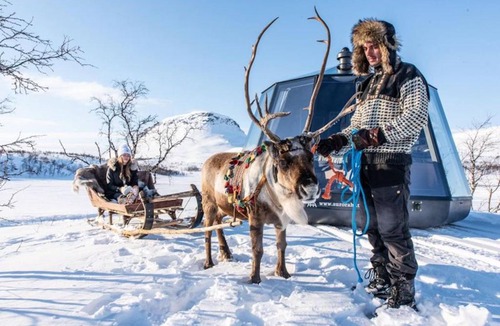 Jokkmokk Municipality House | Peace Quiet Hotel in Jokkmokk Sweden - luxury suite with lake view for 2