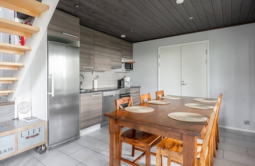 Muurame House | Peaceful 2BR Riihivuori Peak Getaway Cabin