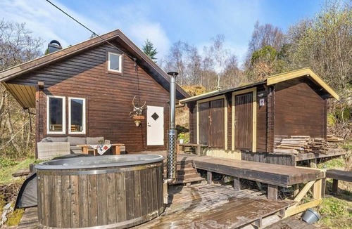 Osteroy House | Peaceful cabin with spa on Osterøy
