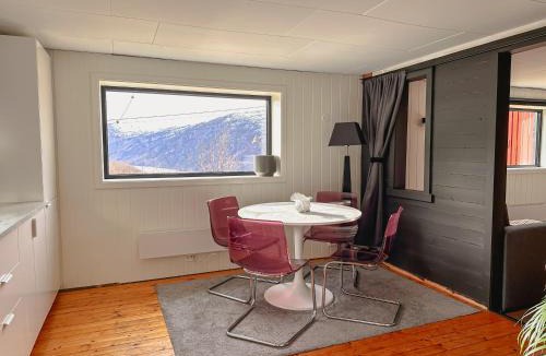 Stordal Apartment | Peaceful Fjord Hideaway close to Geiranger, Trollstigen and Ålesund
