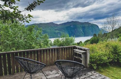 Stordal Apartment | Peaceful Fjord Hideaway close to Geiranger, Trollstigen and Ålesund