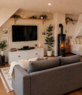 Storlinge Apartment | Peaceful loft apartment by the pond