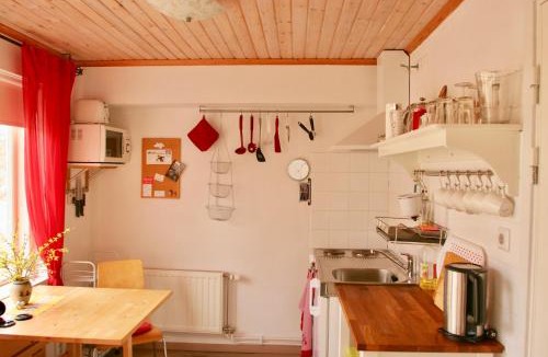 Gamleby Bed & Breakfast | Pension Björkhyddan