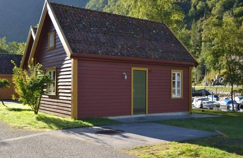 Lærdalsøyri House | Perfect Base for Fjord Hiking, Biking