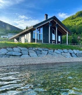 Jolster House | Perfect base in Jølster with stunning views of Lake Jølstravatnet