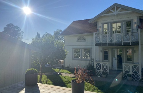 Ektorp House | Perfectly located 4 bedroom 8 bed house close to ocean and city center