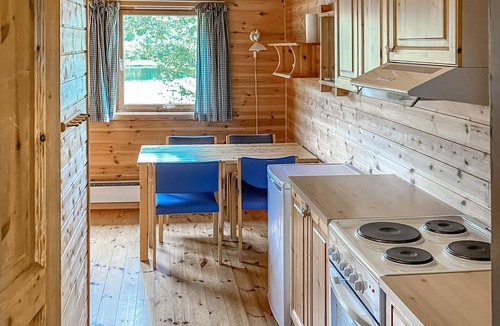 Fidjeland Apartment | Pet friendly apartment in Tjørhom with lake view