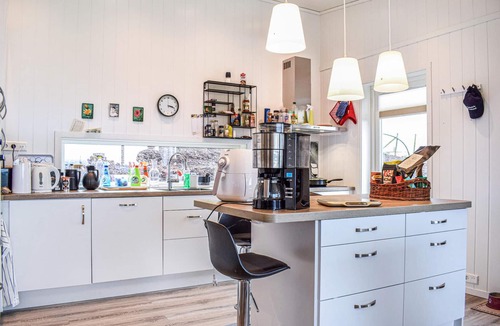 Fister House | Pet friendly home in Fister with house sea view