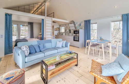 Uddevalla House | Pet friendly home in Uddevalla with lake view