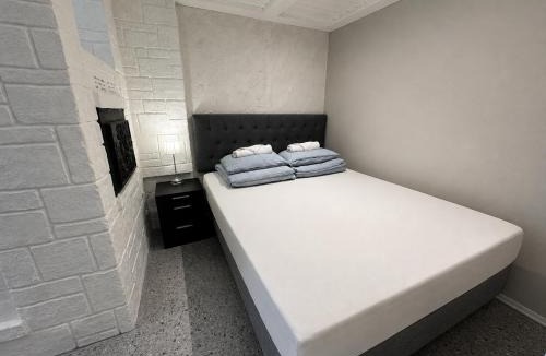Porsgrunn Apartment | Pool & Sauna Retreat - Private Studio Apartment Porsgrunn