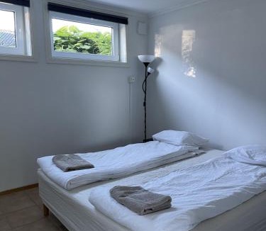 Kristiansand Apartment | Praktisk leilighet i Kristiansand til 5