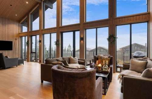 Mælem Ski Chalet | Premium ski-in out suite in Høyfjellcenter with 4 bedrooms