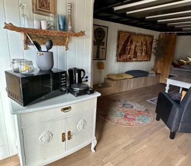 Eidsvoll House | Primitiv Rustic Retreat, no shower, shared toilet