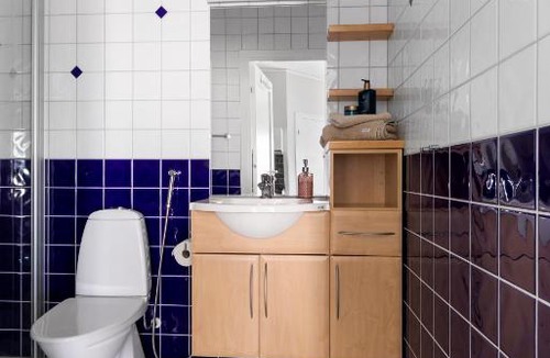 Trangsund Apartment | Privat lägenhet i villa 15 min från city.